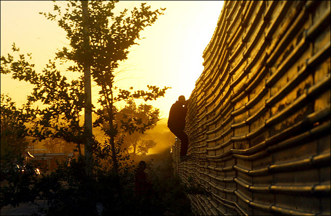 Border Patrol USBP miscellaneous modern alien climbing border wall